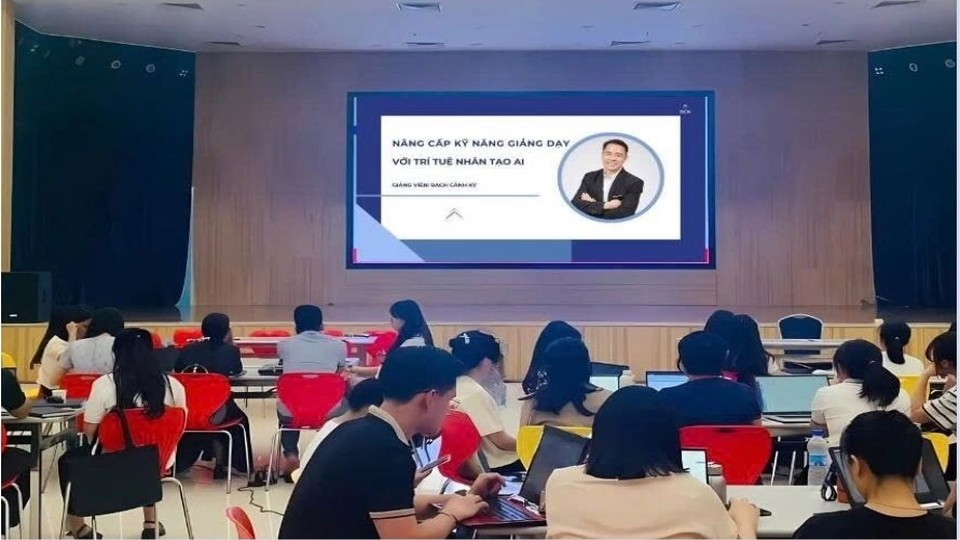 Tập huấn ứng dụng AI cho giáo viên